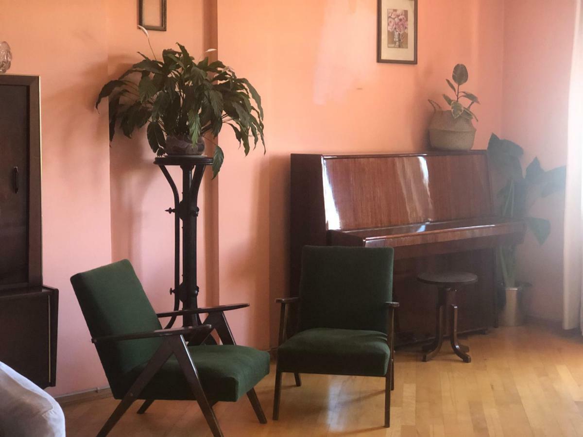 Feel At Home Тбілісі Екстер'єр фото